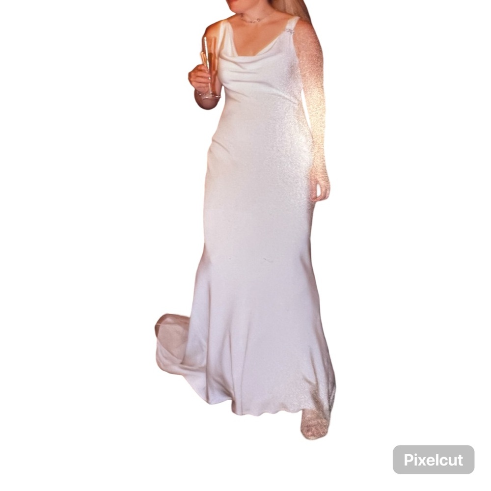 Lowon Pope wedding dress